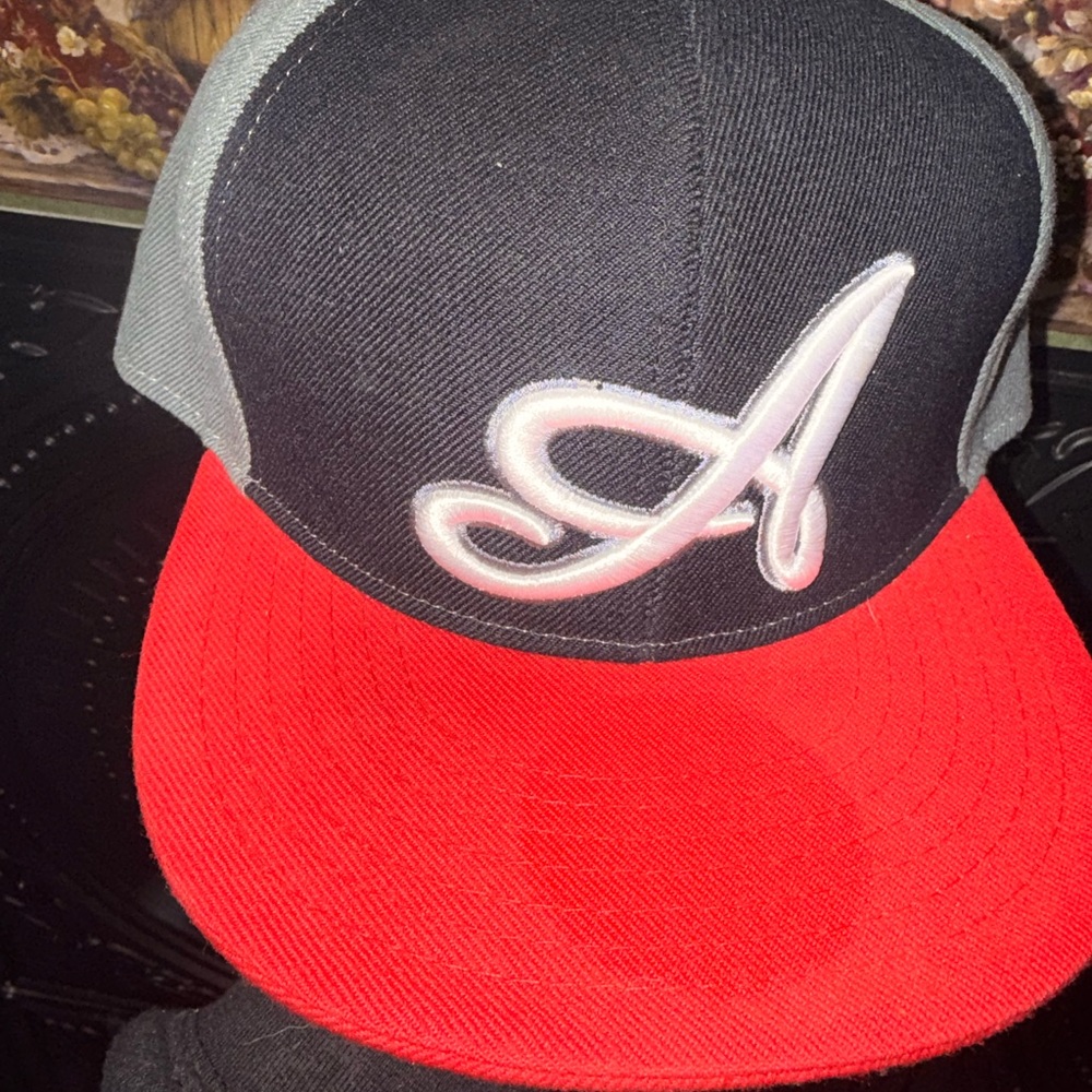 2 Vintage Fitted Atlanta Braves Hats - Picture 6 of 15